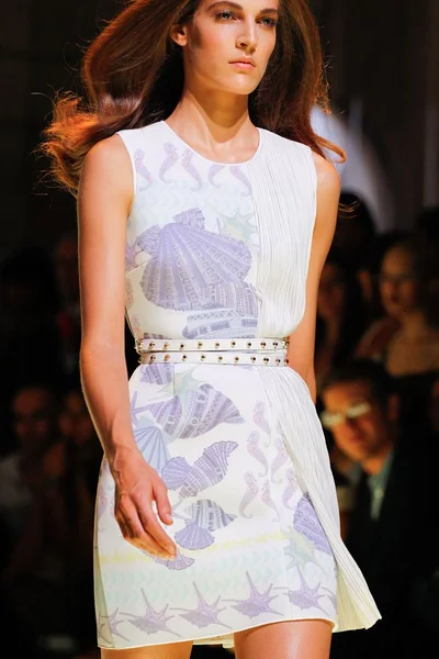 Look 24